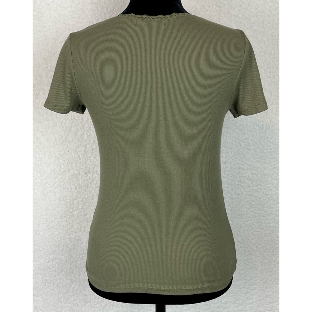 ACTIVE USA • Olive Green Floral Lace-Trimmed Ribbed Short Sleeve Tee, M - Picture 6 of 13